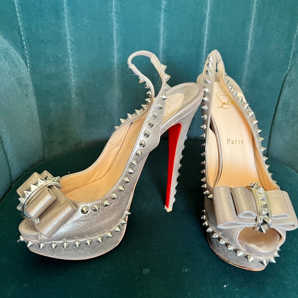 Christian Louboutin Lady Clou spiked Slingback pumps Size 37.5 Great condition